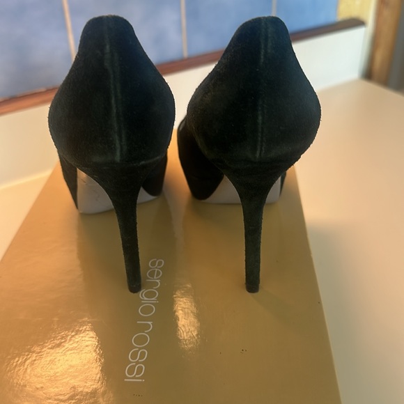 Sergio Rossi size 6/36 dark green suede heels with original box. Beautiful! - Picture 5 of 5